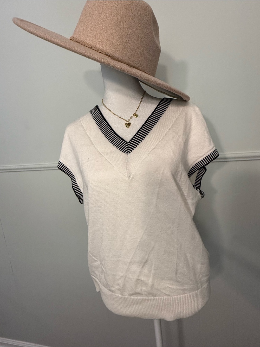 Cream Knit V-Neck Sweater Vest with Black Trim size M